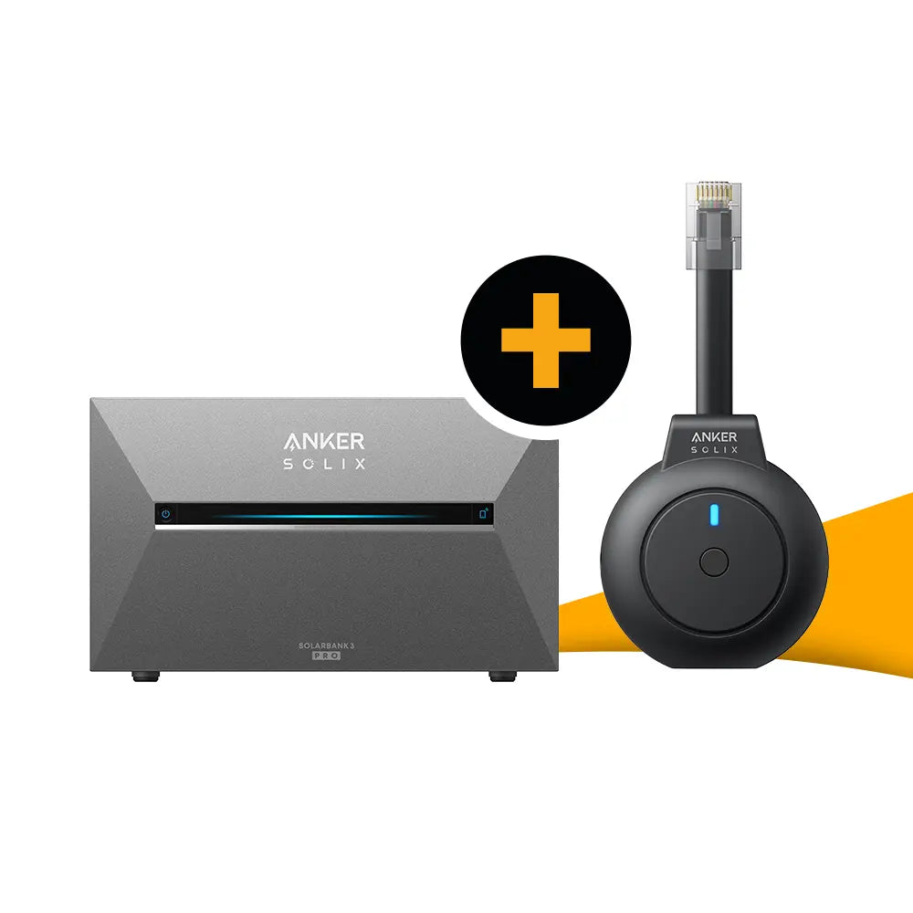 Anker SOLIX Solarbank 3 E2700 Pro met P1-meter en uitbreidbare opslag, op oranje podium, witte achtergrond.