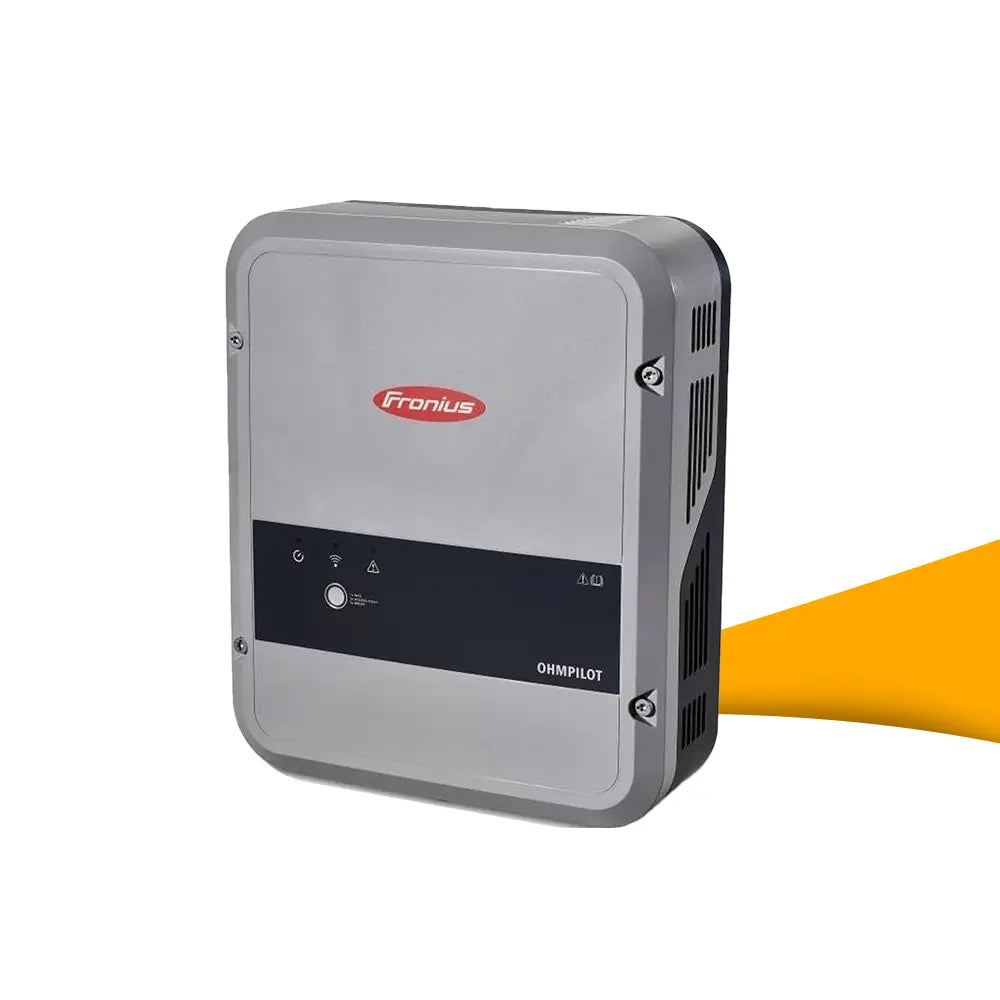 Fronius Ohmpilot 9.0-3 verbruiksregelaar kopen bij solago.nl, energiemanager op witte achtergrond met oranje podium productfoto