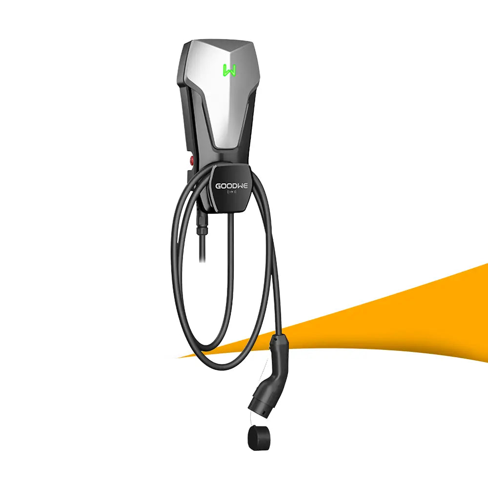 GoodWe EV Charger GW22K-HCA-20 22 kW wallbox kopen bij solago.nl, laadstation op witte achtergrond met oranje podium productfoto