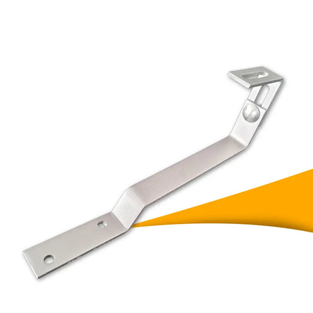 Verstelbare dakhaak 300 mm voor Biberschwanz dakpannen, dakbevestiging voor zonnepanelenmontage op schuin dak, dakhaak kopen bij solago.nl, op witte achtergrond met oranje podium