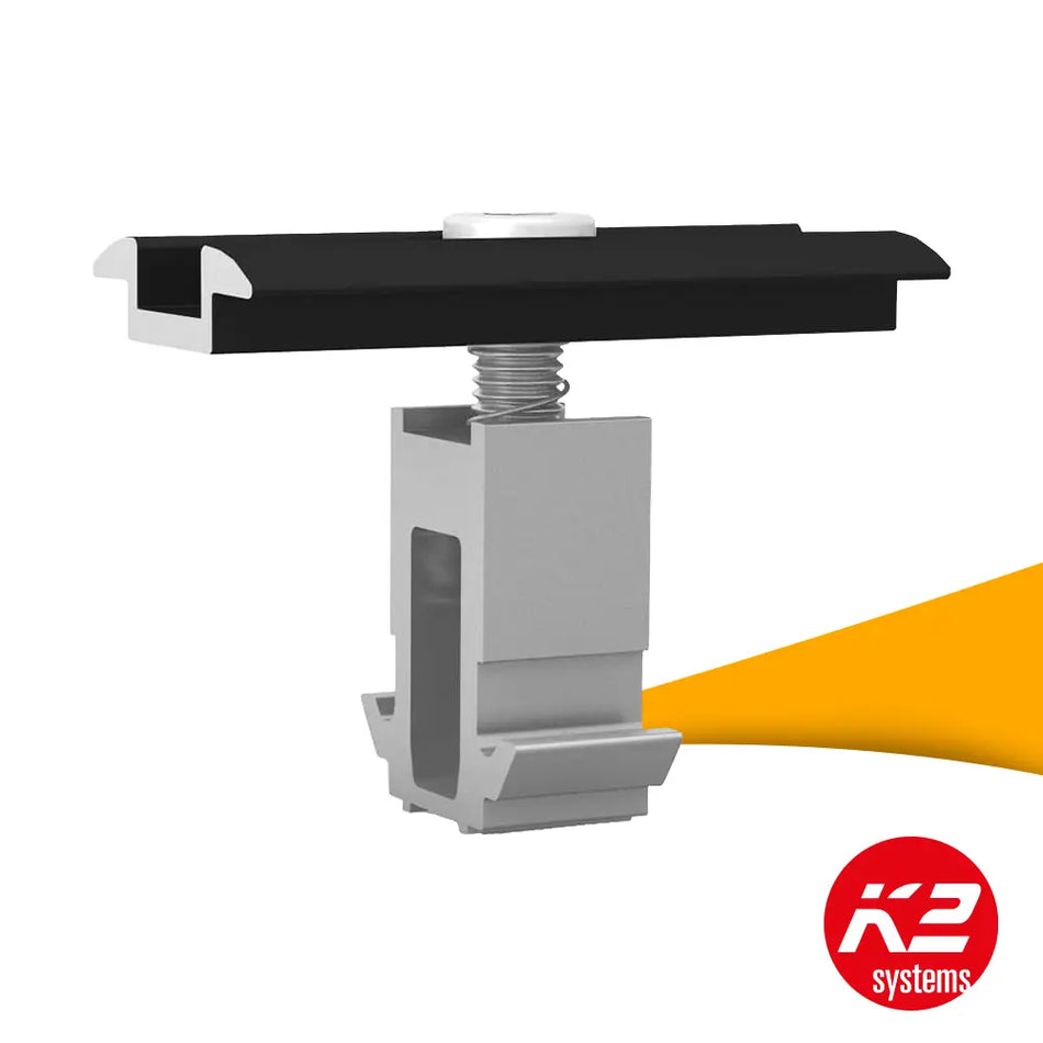 K2 DomeClamp middelklem zwart 2002609 kopen bij solago.nl, klem voor montagerails op witte achtergrond met oranje podium productfoto