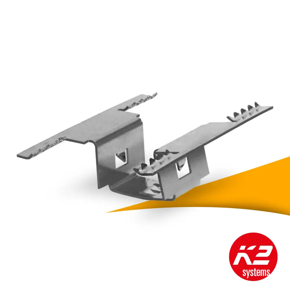 K2 TerraGrif K2MI Duo 18 2003542 kopen bij solago.nl, aardingsklem voor zonnepanelen op witte achtergrond met oranje podium productfoto