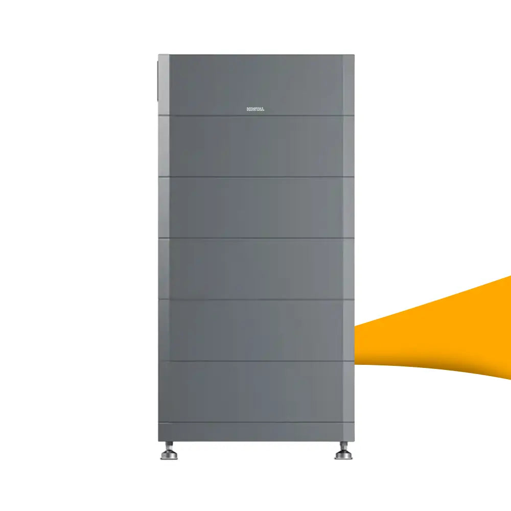Vooraanzicht van de modulaire KOSTAL HELIVOR HV batterij-opslag met 16 kWh capaciteit. Het apparaat is een donkere, antracietkleurige toren, bestaande uit meerdere gestapelde opslagmodules, die op vier kleine voetjes staat.