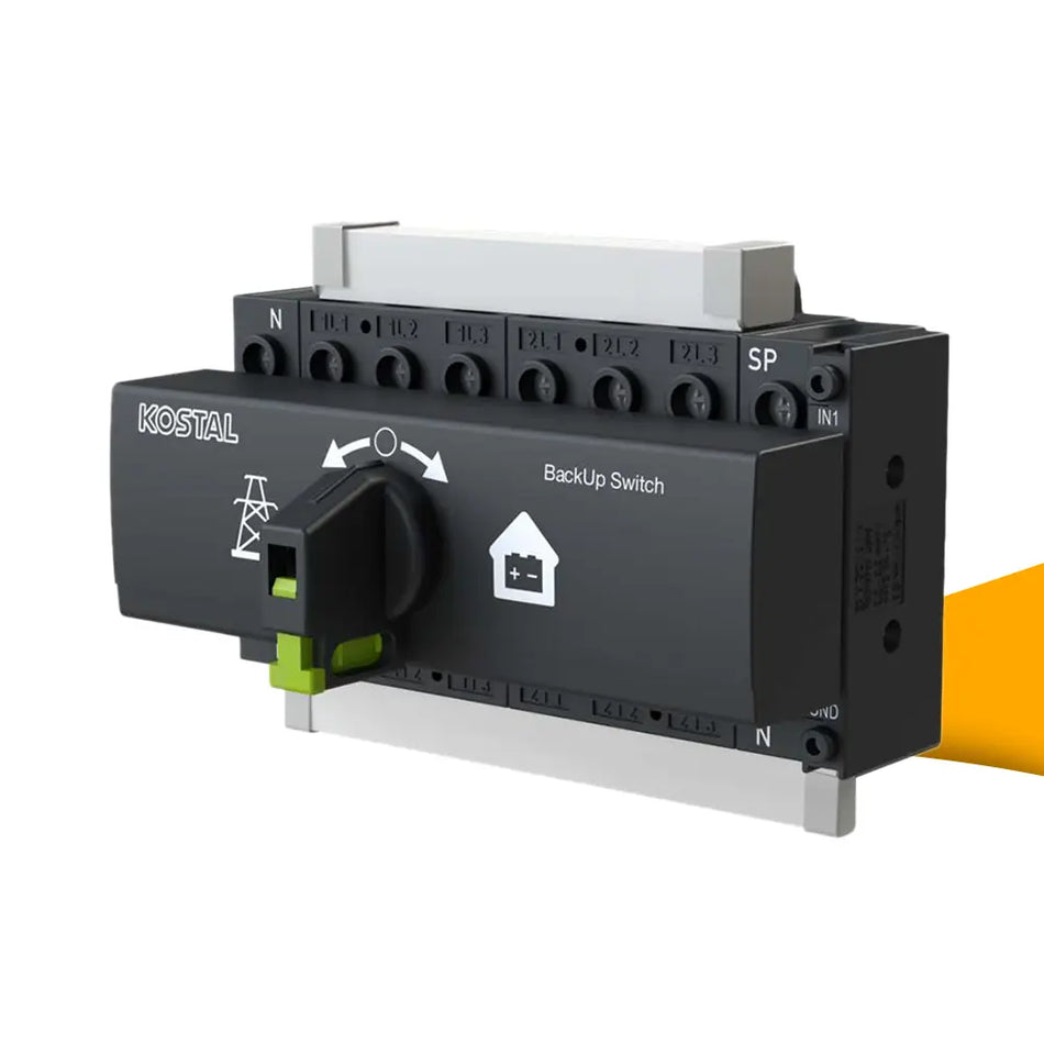 Kostal Plenticore G3 BackUp Switch kopen bij solago.nl – product op witte achtergrond met oranje podium